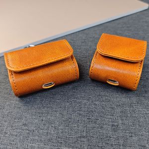 เคสหนังลายวัวแบบเรโทรสำหรับ AirPods พร้อมห่วงคล้องหนัง PU และคาราไบเนอร์ป้องกันการสูญหาย - Product Image 3