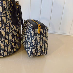 Sac seau en PU de style féminin tendance. Sac à main rétro de grande capacité. Designs de créateurs de marques. - Product Image 4