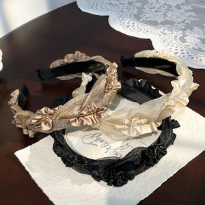 Élégant serre-tête en mousseline avec motif plissé effet neige et nœud papillon, bandeau en dentelle noire pour mariage, accessoires capillaires parfaits - Product Image 6