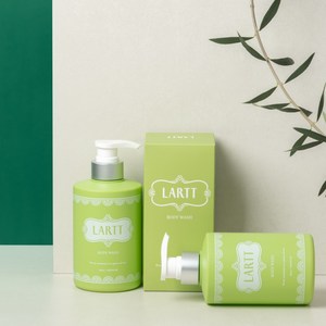 Gel douche facile à nettoyer pour hommes, au parfum boisé longue durée, pour un effet rafraîchissant premium sur la peau. - Product Image 6