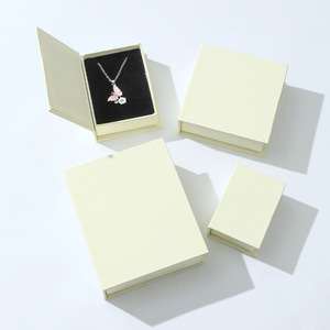 Caja de Joyería Rígida con Forma de Libro, Magnética, para Guardar Collares y Pendientes, Reciclable, con Impresión de Logotipo Personalizado - Product Image 3