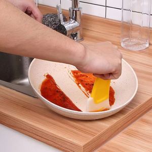 Outils de nettoyage de cuisine durables personnalisés, brosse en caoutchouc TPR avec manche en plastique, grattoir pour nettoyer les casseroles et les poêles - Product Image 4