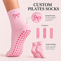 Nouvelles chaussettes de yoga antidérapantes en coton avec nœud adorable et grip en silicone pour femmes