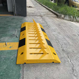 Punte gialle per pneumatici Killer a una direzione per blocco stradale velocità gobba in metallo barriera stradale - Product Image 3