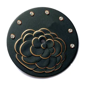 Siyah mat bitmiş kum çiçek kabartmalı izle moda kadın kuvars saatler için elmas saat belirteçleri ile çevirir