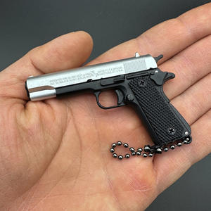 Vente en gros de mini pistolets jouets mignons 1911 entièrement en métal, modèle miniature, porte-clés Beretta, impression numérique écologique pour Halloween - Product Image 3