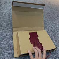 Haute qualité 2mm E flûte carton ondulé livre Wrap boîte finition mate écologique torsion Mailer pour l'emballage de livre