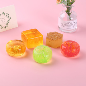 Savon Solide Artisanal Blanchissant aux Herbes Naturelles en Gros pour OEM, Format Voyage Jetable, Soin de la Peau, Savon de Toilette, Marque Privée, Tous Usages - Product Image 4