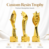 Trophée personnalisé en résine de style sportif avec surface plaquée or, texte gravé, logo, impression UV écologique, plusieurs styles