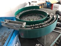 Machine d'alimentation vibratoire à cuve en plastique avec moteur et PLC, haute efficacité, faible coût, garantie 1 an