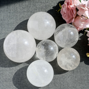 Esfera de Cristal de Cuarzo Natural Transparente al por Mayor, Bola de Cristal Pulida Blanca, Piedra Curativa, Gema Artesanal para Decoración del Hogar - Product Image 6
