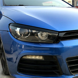 สติ๊กเกอร์คิ้วไฟหน้ารถ Volkswagen Scirocco ปี 2009-2017 สีดำเปียโน ลายคาร์บอนไฟเบอร์ วัสดุ ABS - Product Image 4