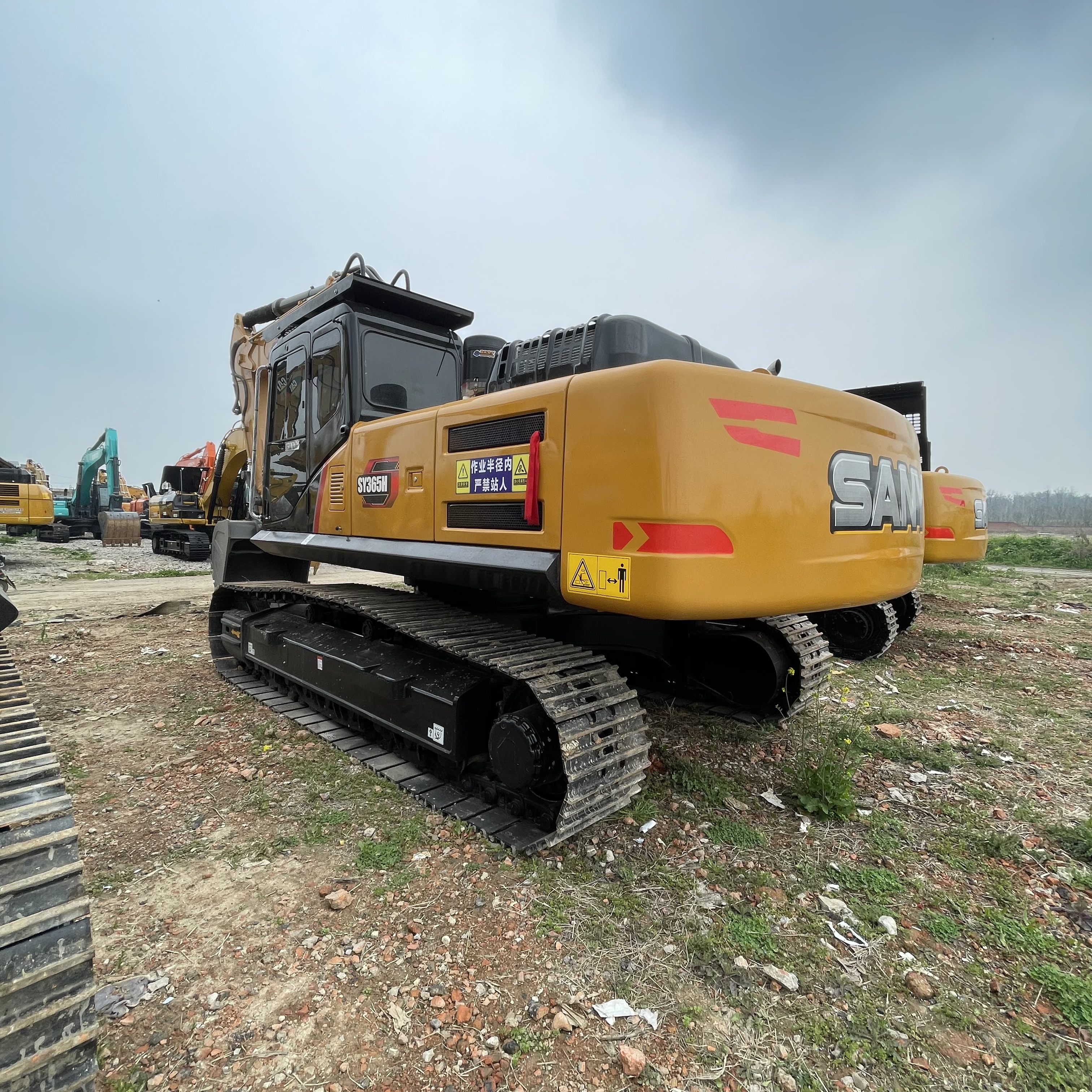 SANY SY485H Excavator - Heavy Duty Earth-Moving Machinery