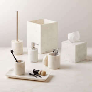 Ensemble de salle de bain moderne nordique écologique en six pièces, distributeur de savon en résine rustique, accessoires de toilette en polyrésine - Product Image 5