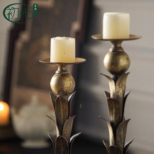 Candelabro de Imitación de Bronce con Diseño de Lirio Silvestre, Estilo Antiguo, Decoración para el Hogar, Portavelas de Metal Duradero para Decoración de Entrada - Product Image 4