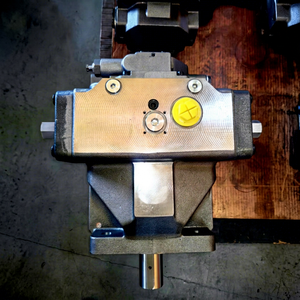 Bomba de Pistones Axiales de Desplazamiento Variable para Uso Industrial Pesado, Serie A4VSO125 A4VSO180, Modelo A4VSO125DR/30R-PPB13N00 - Product Image 1