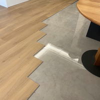 4mm 7mm Umweltfreundlicher SPC Holzoptik-Bodenbelag Nutzschicht Klicksystem Wasserdicht für Innenbereich Wohnung Schule Modernes Design