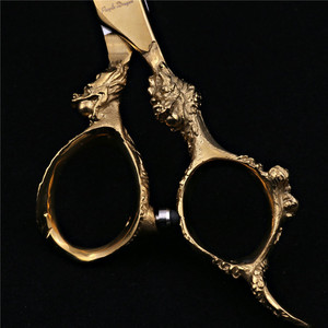 Tijeras de peluquería Inoue Kazunari doradas de 6.0 pulgadas, tijeras de entresacar con mango de piedra preciosa roja, para uso en salones de belleza, para diestros - Product Image 2