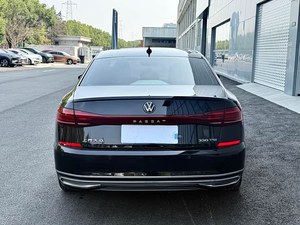 VW Passat 330 TSI Star Elite DSG 137 kW 320 Nm de couple 7DCT, calandre Star, empattement 2871 mm, occasion 2024, idéale pour les trajets quotidiens, excellent rapport qualité-prix - Product Image 5