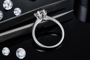 Anelli di fidanzamento e anniversario classici placcati oro con diamante da <span class=keywords><strong>1</strong></span> <span class=keywords><strong>carato</strong></span> certificato GRA Hailer 2026 - Product Image 5
