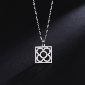 <span class=keywords><strong>Barcelona</strong></span> flor símbolo cuadrado colgante collar mujer moda gargantilla cuello cadena Acero inoxidable joyería regalo - Product Image 2