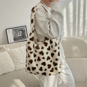 Borsa <span class=keywords><strong>a</strong></span> tracolla in peluche donna con cuore dolce amore - Product Image 3