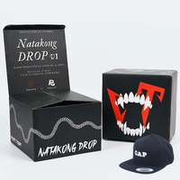 Gorra de béisbol impresa personalizada, sombrero, caja de embalaje de cartón, superficie mate de estilo clásico negro con proceso de lámina dorada y plateada.