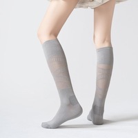 Chaussettes de compression fines multicolores personnalisées Compports 200N Mesh haute performance populaires pour le sport et la course à pied