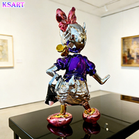 Sculpture de Daisy Duck 'Shopping Queen' en résine électroplaquée, style Pop Art moderne et populaire, pour décoration de galerie, artisanat en résine