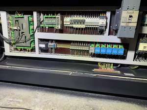 Máquina de Moldeo por Inyección Horizontal Hidráulica Servoaccionada Chen Hsong JM568-SVP3+ de 568 Toneladas con Motor, Caja de Cambios y Bomba de Energía - Product Image 5