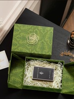 Boîte d'emballage de luxe personnalisée en vente chaude, élégante, avec laminage mat UV, ruban, papier gaufré, feuille d'or pour bougies, portefeuilles, dossiers