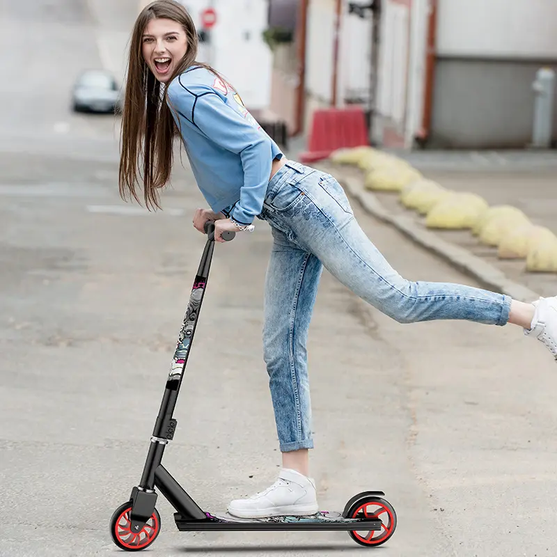 Skuter Anak-anak, Dapat Dilipat Panas Dapat Disesuaikan Skuter Olahraga Ekstrim Skuter Stunt Keren Pedal Skateboard dengan 2 Roda