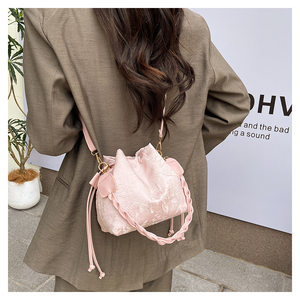 Nuevo Bolso de Hombro Cruzado de Diseño Exclusivo Inspirado en el Qipao Retro de Moda, Colección Verano 2025 Estilo Chino Guofeng - Product Image 6
