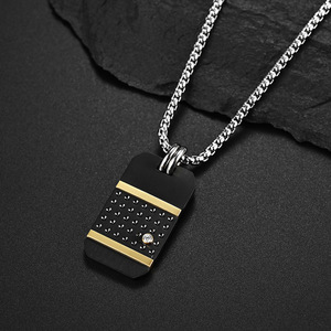 Style <span class=keywords><strong>de</strong></span> <span class=keywords><strong>photographie</strong></span> <span class=keywords><strong>de</strong></span> rue européen et américain, noir mat, or, marée contrastante, pendentif en acier inoxydable, marée pour hommes et femmes, couples - Product Image 1