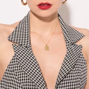oro collar de las mujeres Suppliers-Personalizada inicial 18K chapado en oro rosa de plata esterlina 925 cuadrado etiqueta colgante collar de la joyería de las mujeres
