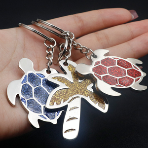 Llaveros de Metal Personalizados con Diseño de Anime, Llavero con Logo 'A veces mamá dice una maldición' - Product Image 2