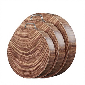 เขียงไม้ทรงกลมพร้อมด้ามจับ ลายดอกไม้สลักคาริน่า - Product Image 2