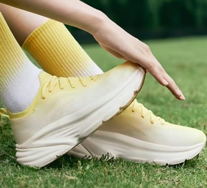Zapatillas deportivas de verano personalizadas de alta calidad con degradado, cómodas para deportes al aire libre, diseño ligero con amortiguación de goma - Product Image 1