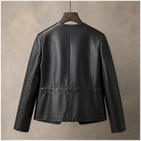 Veste en peau de mouton pour femme, col rond, garniture tressée en tweed lurex doré, double anneau en D, boutons pression dorés, coupe courte, manteau de luxe pour le quotidien