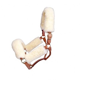 Harnais en cuir de cheval avec rembourrage en fausse fourrure blanche, bride de cheval en cuir de haute qualité avec options de personnalisation - Product Image 1