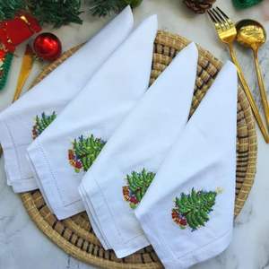 Serviette brodée d'arbre de Noël faite à la main pur coton carré salle à manger lin lavable en machine serviette en tissu <span class=keywords><strong>grand</strong></span> cadeau - Product Image 2
