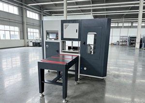 Machine de fraisage d'extrémités de fenêtres en aluminium CNC 4 axes de haute précision avec angle arbitraire de ±90 degrés pour le traitement des montants - Product Image 2