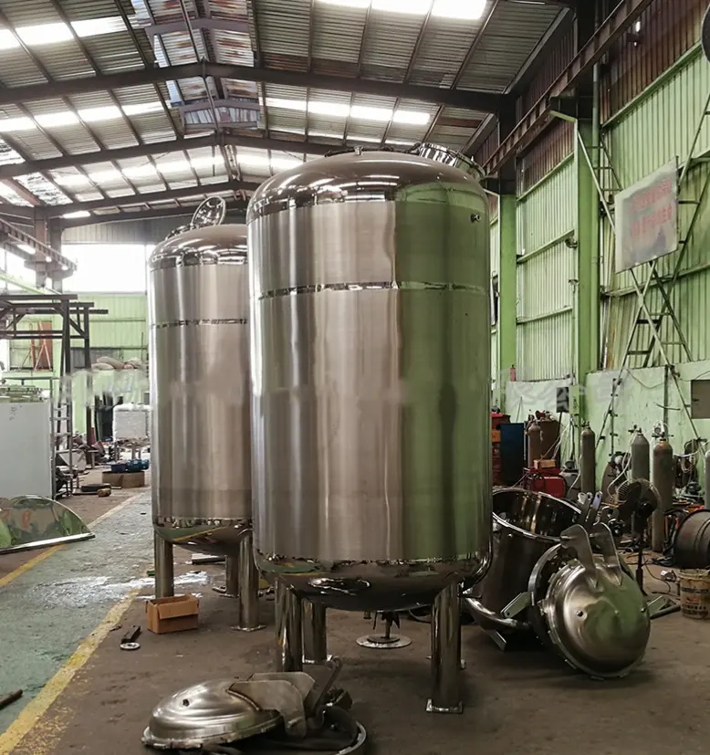 خزانات تخزين سائل مفتوحة أفقية من الفولاذ المقاوم للصدأ لتسخين البخار بحجم كبير آمن على الغذاء حسب الطلب من المصنع