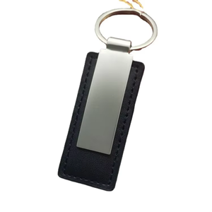 Cadeau promotionnel personnalisé d'usine Porte-clés mousqueton en métal et cuir avec logo personnalisé - Product Image 5