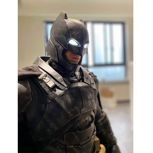 Statue de <span class=keywords><strong>batman</strong></span> en fibre de verre personnalisée personnage de film d'action DC sculpture chauve-souris homme grande taille artisanat en résine pour la décoration - Product Image 3
