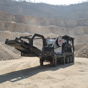Station de concassage mobile sur roues 70t/h pour agrégats de carrière, machine de concassage de roche pour minerai d'or et de fer destinée à l'exploitation minière - Product Image 1