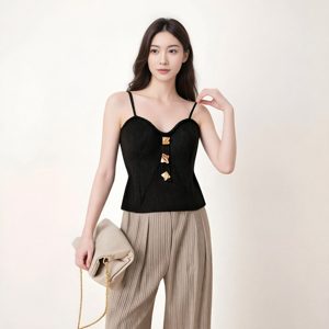 Haut court en maille côtelée élégant et inspiré du luxe pour <span class=keywords><strong>femme</strong></span>, été 2026, sans manches, dos nu, <span class=keywords><strong>col</strong></span> en <span class=keywords><strong>V</strong></span>, écologique et respirant - Product Image 4