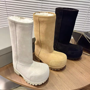 Bottes de neige de luxe pour l'extérieur, chaudes, à plateforme surélevée, en cuir souple, style créateur, bottines en laine de qualité supérieure - Product Image 1