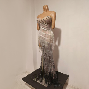 Robe de soirée TianYi à franges en cristal dégradé argent-noir, bustier sans bretelles à motif treillis, longueur ras du sol, costume de scène pour showgirl - Product Image 3