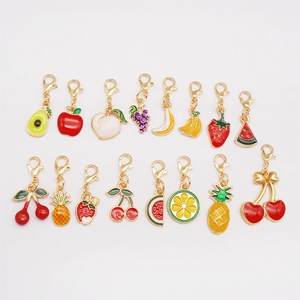Breloques en zircon doré DIY en forme de banane et de cerise pour la fabrication de bijoux et de porte-clés - Product Image 3